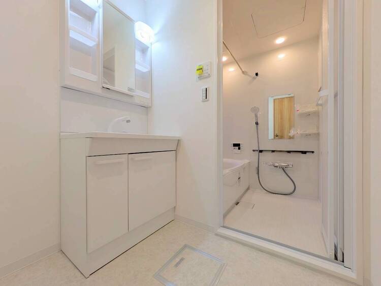 洗面 清潔感と心地よさを重視した、上質感漂うパウダールーム。