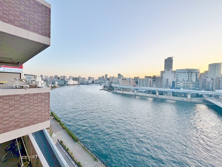 バルコニー 頬をなでる、優しい風を感じることが出来ます。