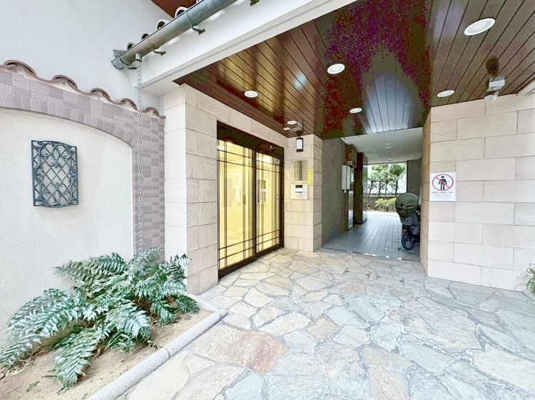 エントランス 外と内をつなぐエントランスは、まさに顔となる場所。