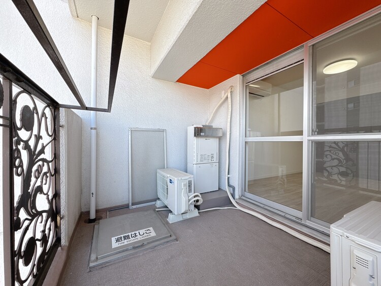 バルコニー 暮らしの中で、光と風を演出してくれるバルコニー。