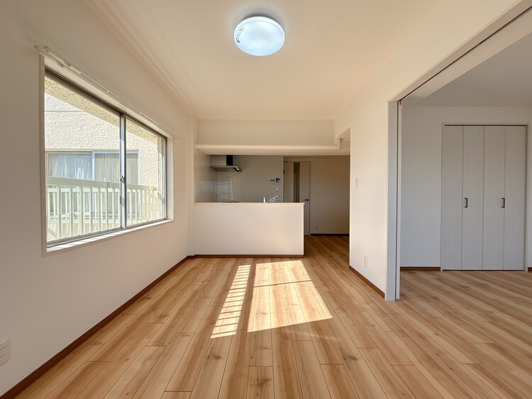 居間 飾り過ぎないシンプルな内装と偏り過ぎないデザインで統一しました。