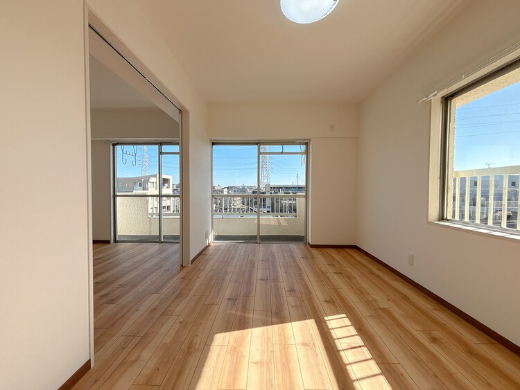 居間 快適に過ごす毎日を求めて、暮らしの中でご自身の「マイホーム」に創り上げてください。