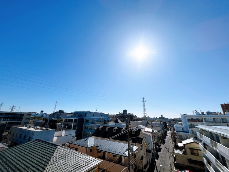 バルコニー 頬をなでる、優しい風を感じることが出来ます。