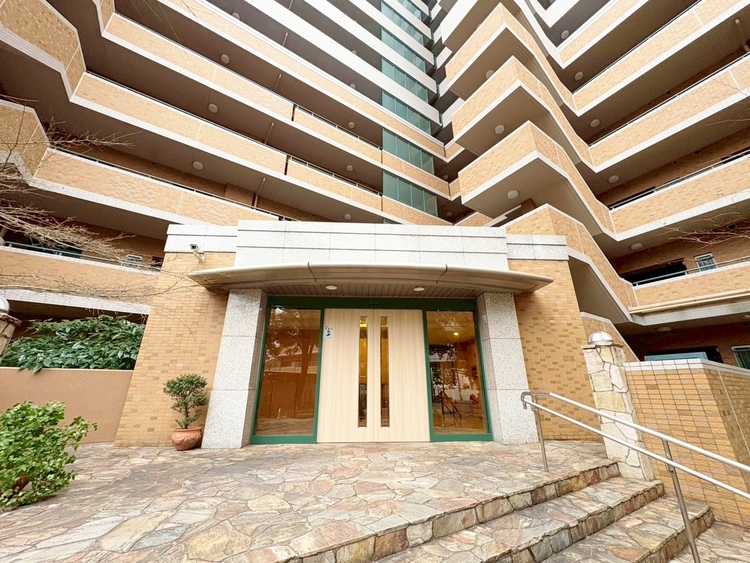 エントランス 外と内をつなぐエントランスは、まさに顔となる場所。