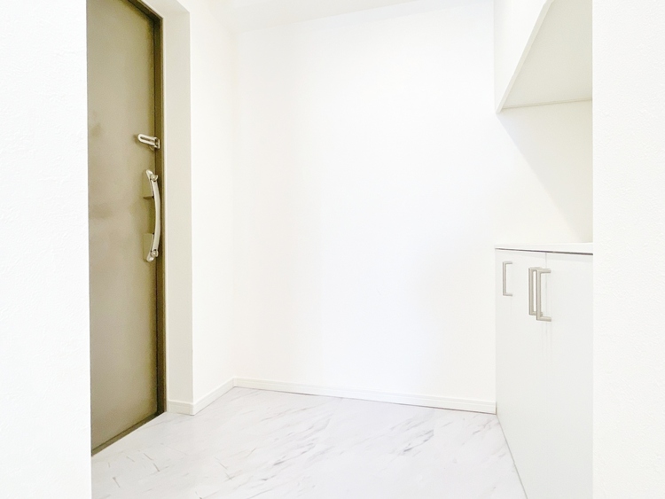 玄関 シューズボックスを完備した玄関です。