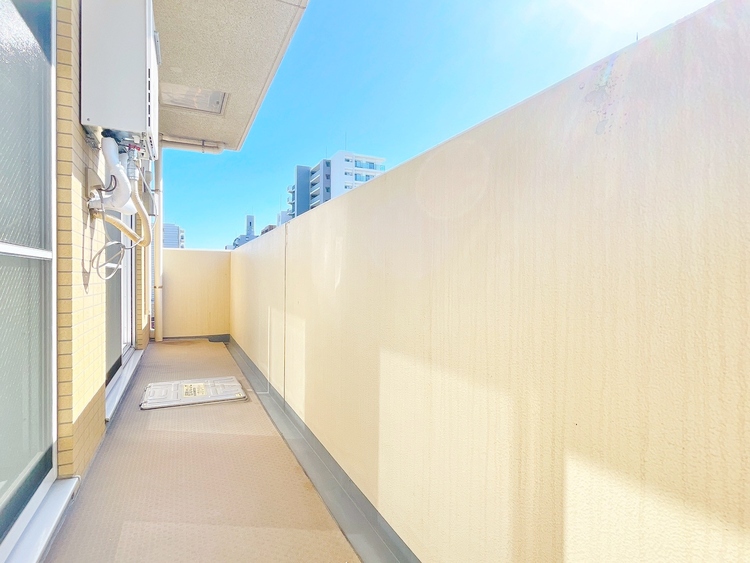 バルコニー 暮らしの中で、光と風を演出してくれるバルコニー。