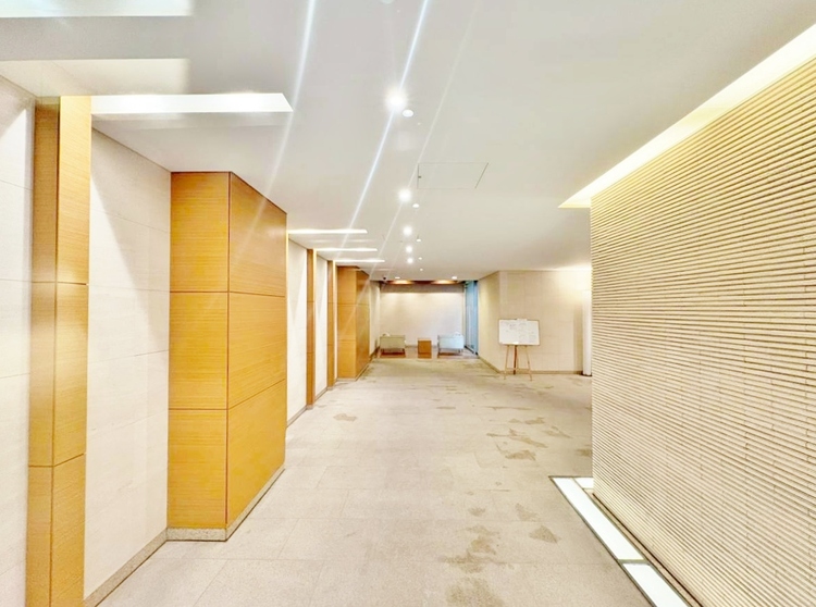 エントランス エントランス内部は、管理が行き届き清潔な共有スペースとなっています。