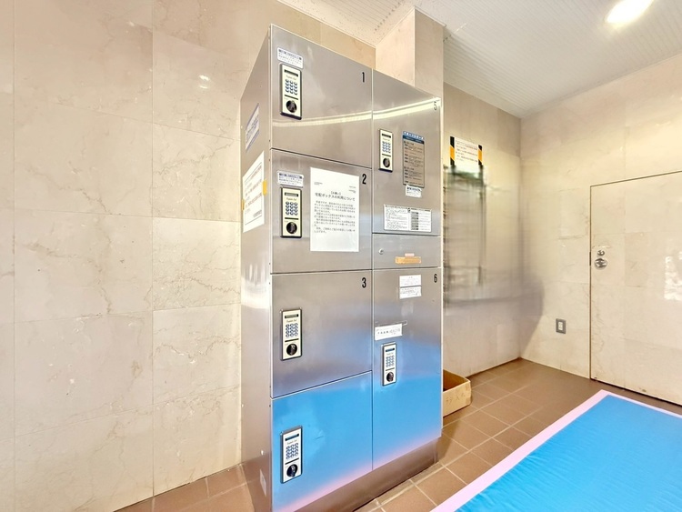 設備 留守時に便利な宅配ボックスを完備。