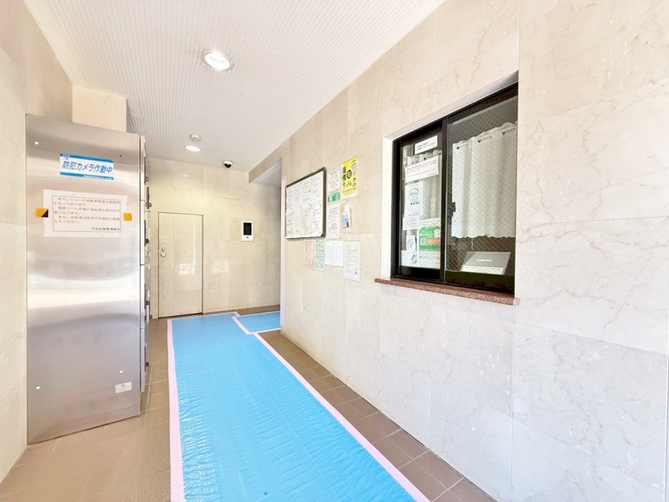 エントランス エントランス内部は、管理が行き届き清潔な共有スペースとなっています。