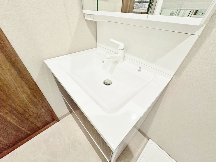 洗面 何かと物が増える場所だからこそ、スッキリと見映えの良い空間に。