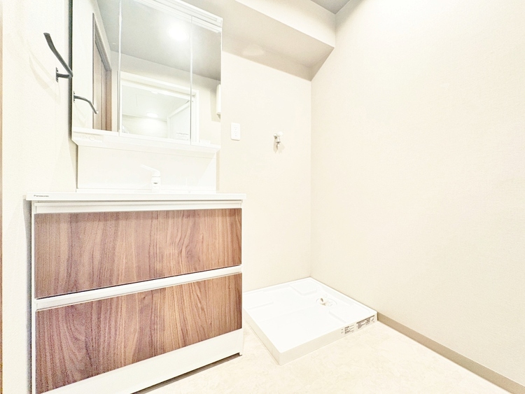 洗面 清潔感と心地よさを重視した、上質感漂うパウダールーム。