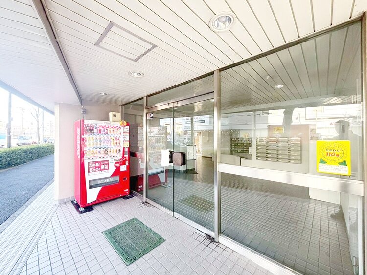 エントランス 外と内をつなぐエントランスは、まさに顔となる場所。