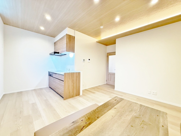 居間 快適に過ごす毎日を求めて、暮らしの中でご自身の「マイホーム」に創り上げてください。