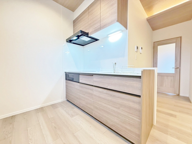 キッチン スマートな意匠と充実の機能を備えたキッチンが、暮らしにおいしい彩りを添えます。