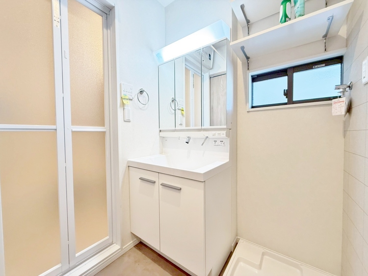 洗面 清潔感と心地よさを重視した、上質感漂うパウダールーム。