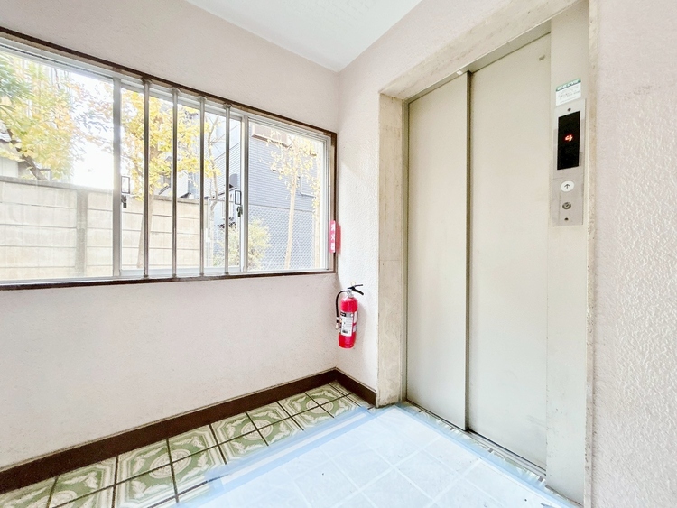 設備 エレベーターの管理も、きちんと行き届いてます。