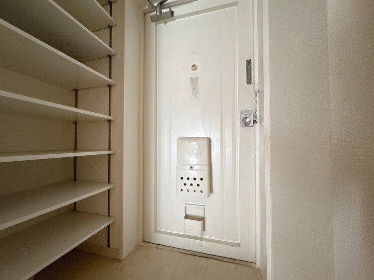 玄関 シューズボックスを完備した玄関です。