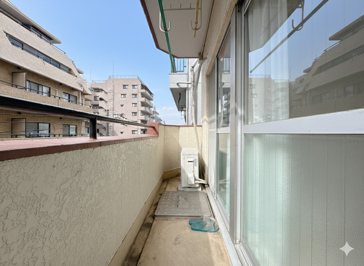 バルコニー 暮らしの中で、光と風を演出してくれるバルコニー。