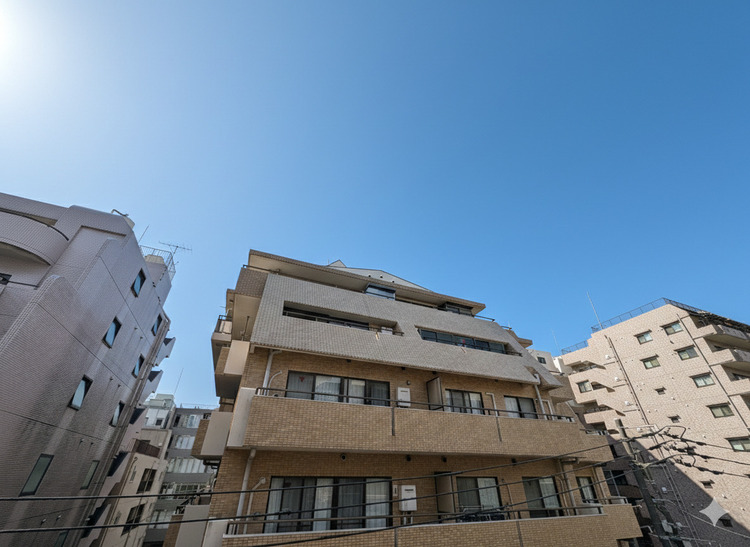 バルコニー 頬をなでる、優しい風を感じることが出来ます。