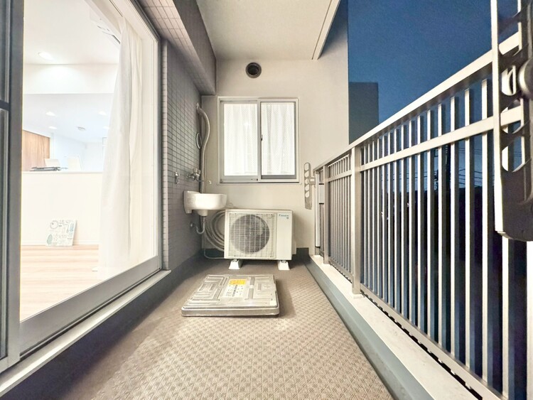 バルコニー 暮らしの中で、光と風を演出してくれるバルコニー。