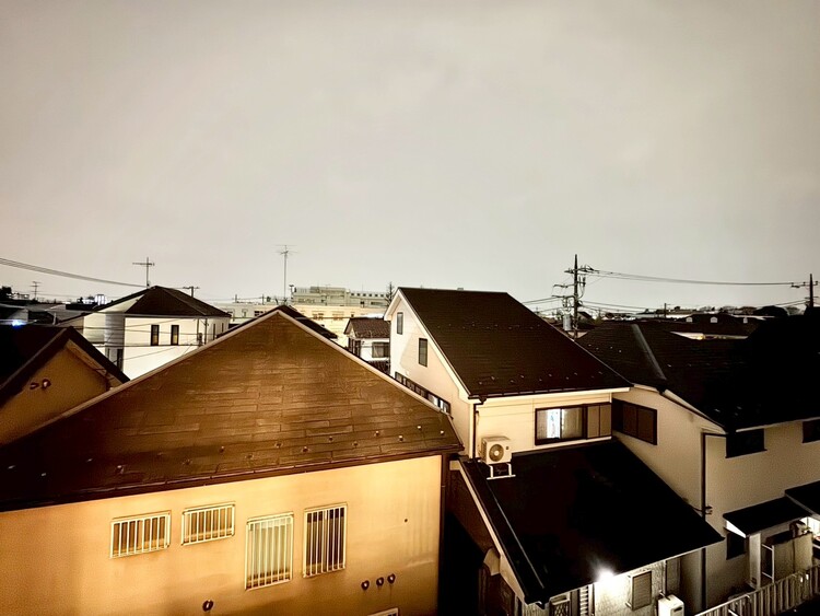 バルコニー 頬をなでる、優しい風を感じることが出来ます。