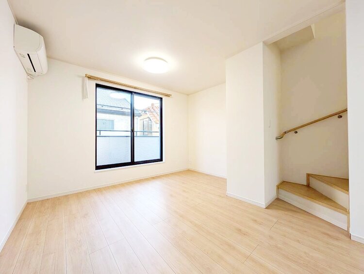 居間 快適に過ごす毎日を求めて、暮らしの中でご自身の「マイホーム」に創り上げてください。