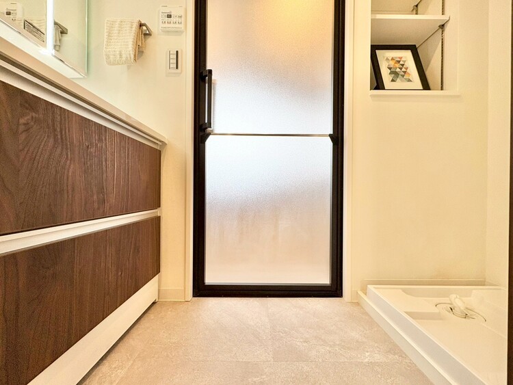 洗面 清潔感と心地よさを重視した、上質感漂うパウダールーム。