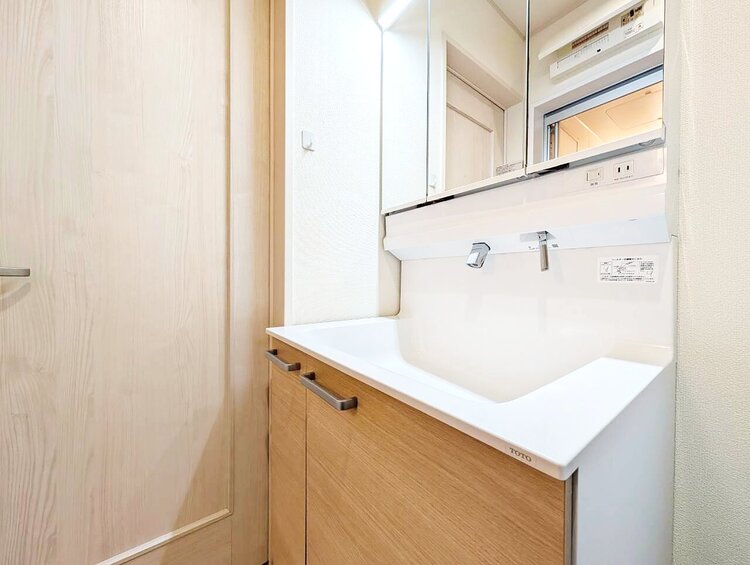 洗面 何かと物が増える場所だからこそ、スッキリと見映えの良い空間に。