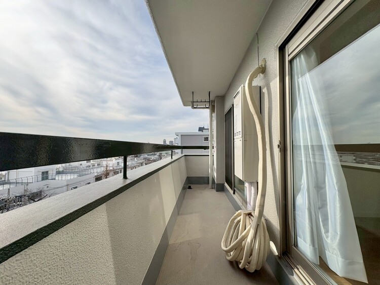 バルコニー 暮らしの中で、光と風を演出してくれるバルコニー。