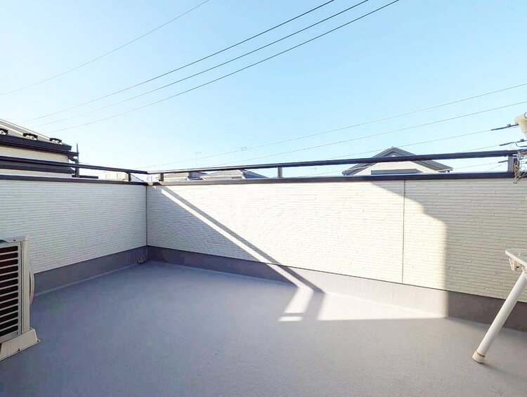 バルコニー 暮らしの中で、光と風を演出してくれるバルコニー。