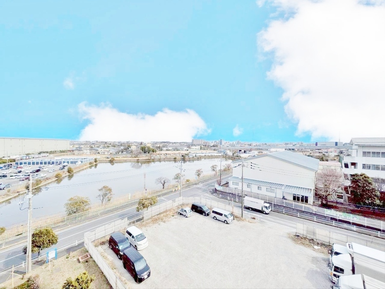 バルコニー 頬をなでる、優しい風を感じることが出来ます。