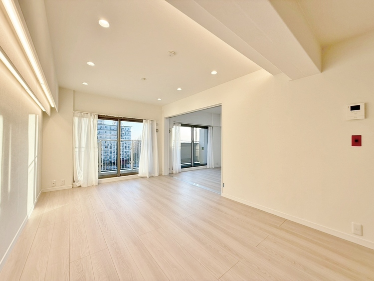 居間 快適に過ごす毎日を求めて、暮らしの中でご自身の「マイホーム」に創り上げてください。