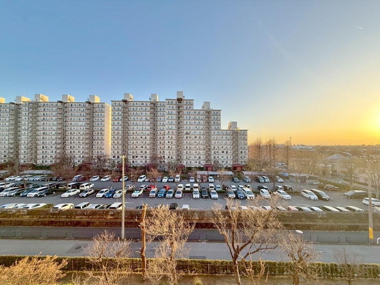 バルコニー 頬をなでる、優しい風を感じることが出来ます。