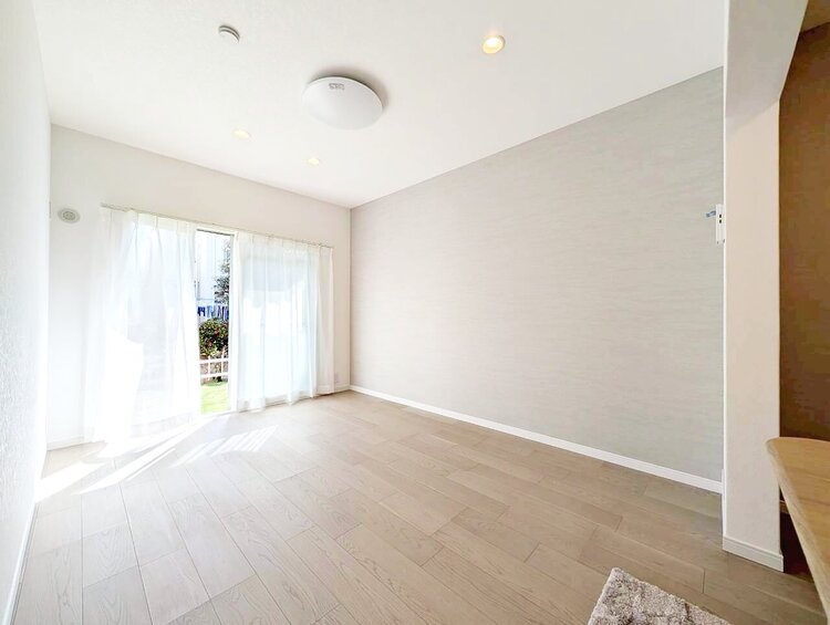 居間 飾り過ぎないシンプルな内装と偏り過ぎないデザインで統一しました。