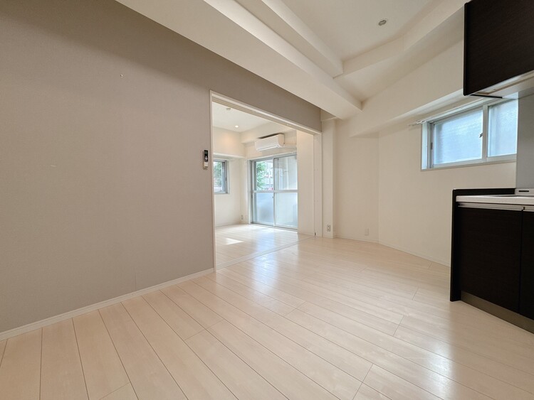 居間 快適に過ごす毎日を求めて、暮らしの中でご自身の「マイホーム」に創り上げてください。