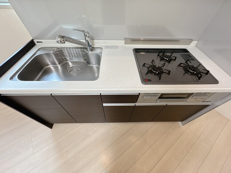 キッチン 洗練されたスタイリッシュなデザイン性と使いやすさを備えた仕様。