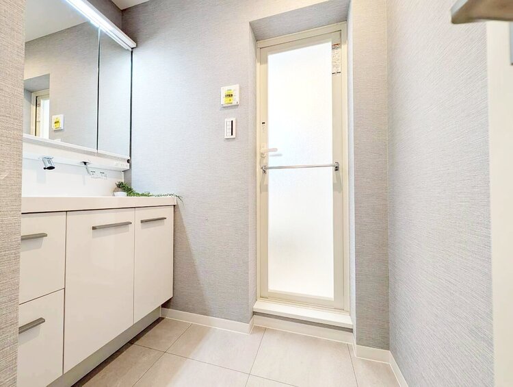 洗面 清潔感と心地よさを重視した、上質感漂うパウダールーム。