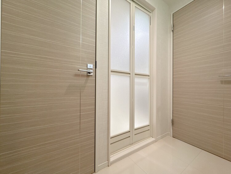 洗面 清潔感と心地よさを重視した、上質感漂うパウダールーム。