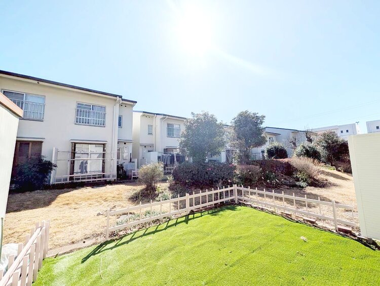 バルコニー 窓を開けると広がる青空。心をリフレッシュして日々を過ごしていきましょう。