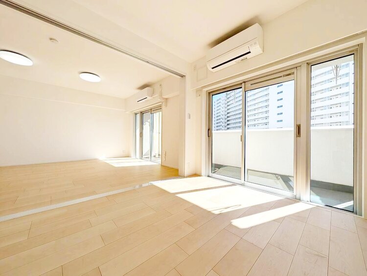 寝室 ベッドも十分に設置するスペースがあります。