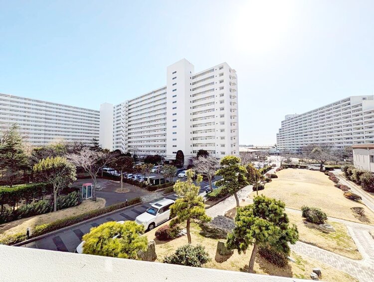 バルコニー 頬をなでる、優しい風を感じることが出来ます。