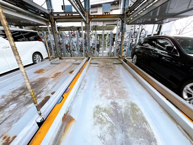 駐車場 本物件の駐車スペースです。車種制限のある場合もございますので、お気軽にお問い合わせくださいませ。