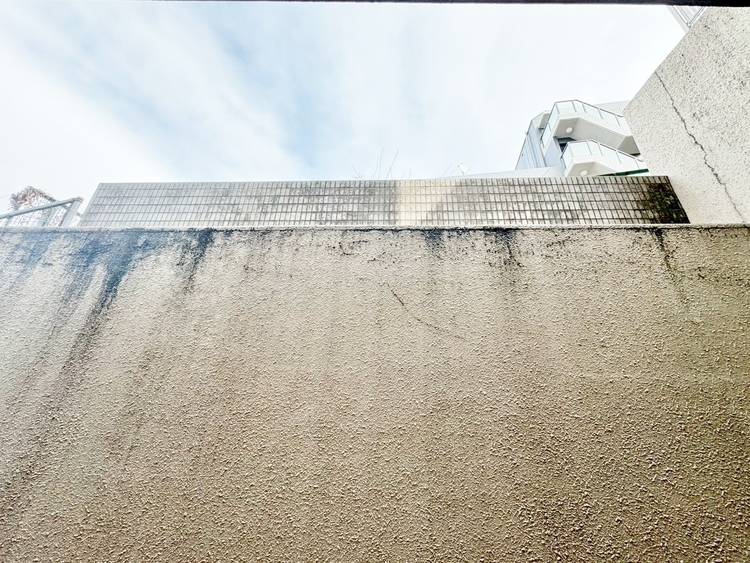 バルコニー 頬をなでる、優しい風を感じることが出来ます。