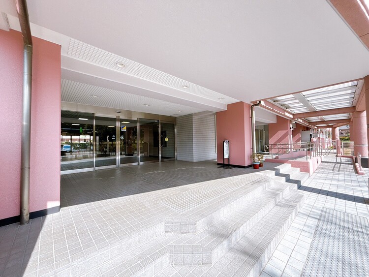 エントランス 外と内をつなぐエントランスは、まさに顔となる場所。