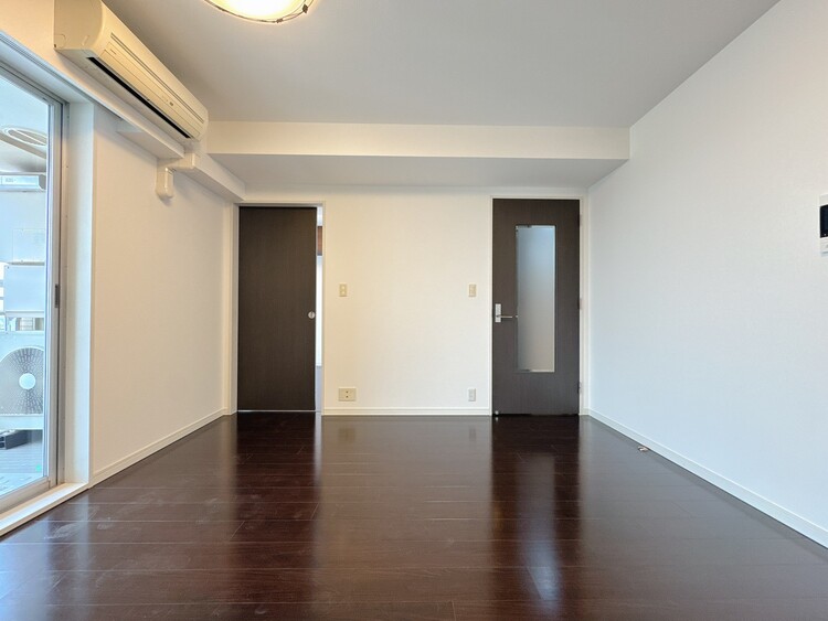 居間 快適に過ごす毎日を求めて、暮らしの中でご自身の「マイホーム」に創り上げてください。