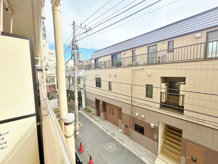 バルコニー 頬をなでる、優しい風を感じることが出来ます。