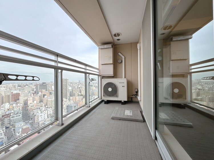 バルコニー 暮らしの中で、光と風を演出してくれるバルコニー。