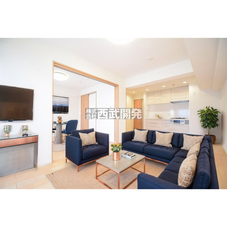 居間 （配置してある家具や小物はCGによるイメージです）