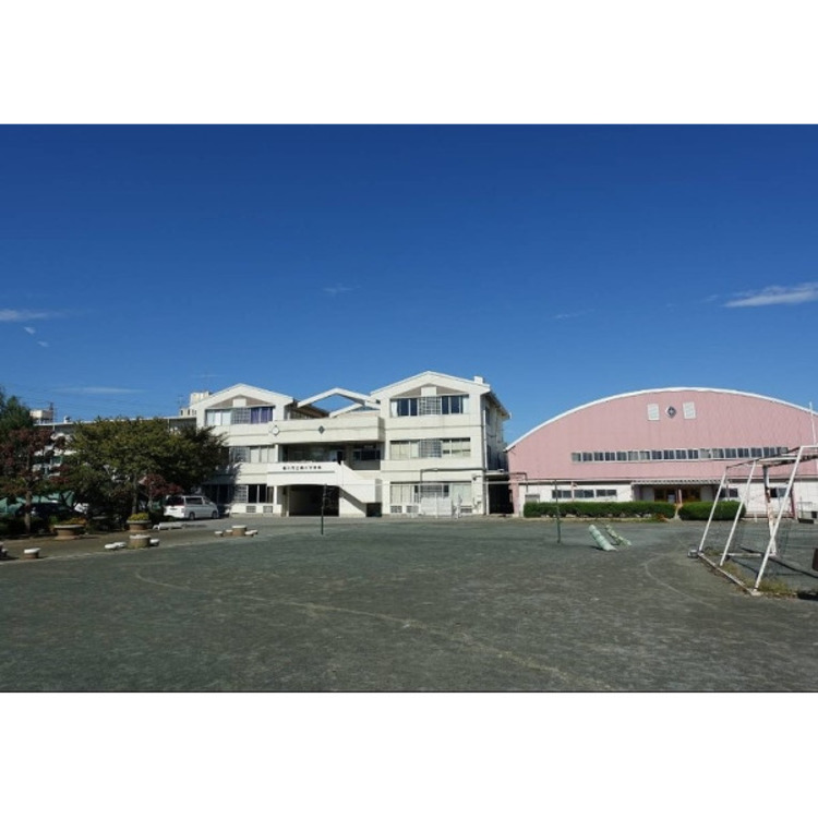 周辺 桶川中学校(約2300m)