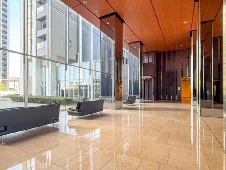 その他 ゆったりとしたロビー空間は、住まう方やゲストを心地よく迎えてくれます。